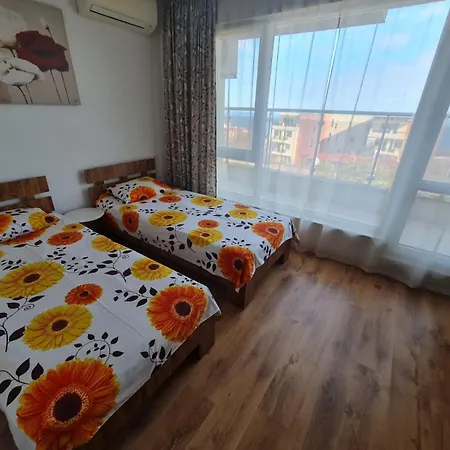 Large Two Floor Apartamento *